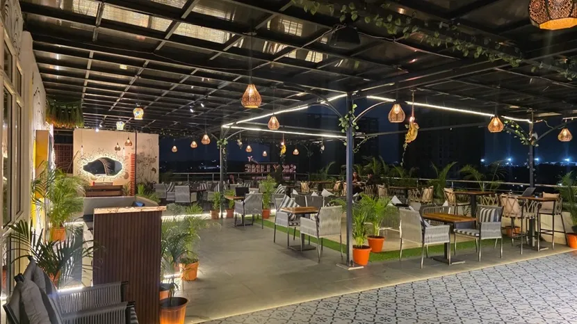 Best Restaurants in Bhubaneswar || Sky Line Resto & Rooftop