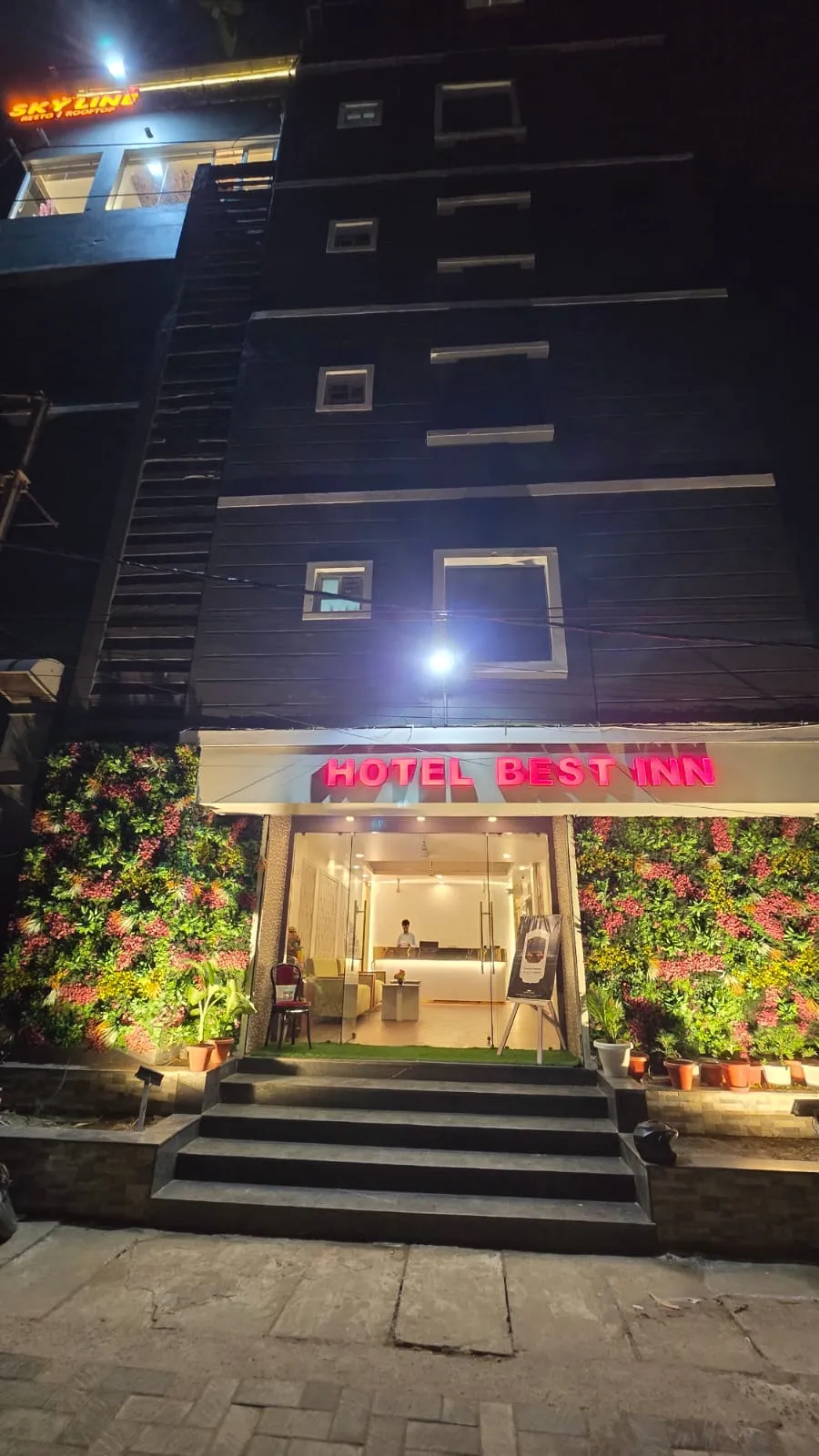 Best Restaurants in Bhubaneswar || Sky Line Resto & Rooftop