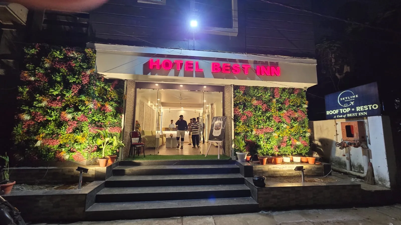 Best Restaurants in Bhubaneswar || Sky Line Resto & Rooftop